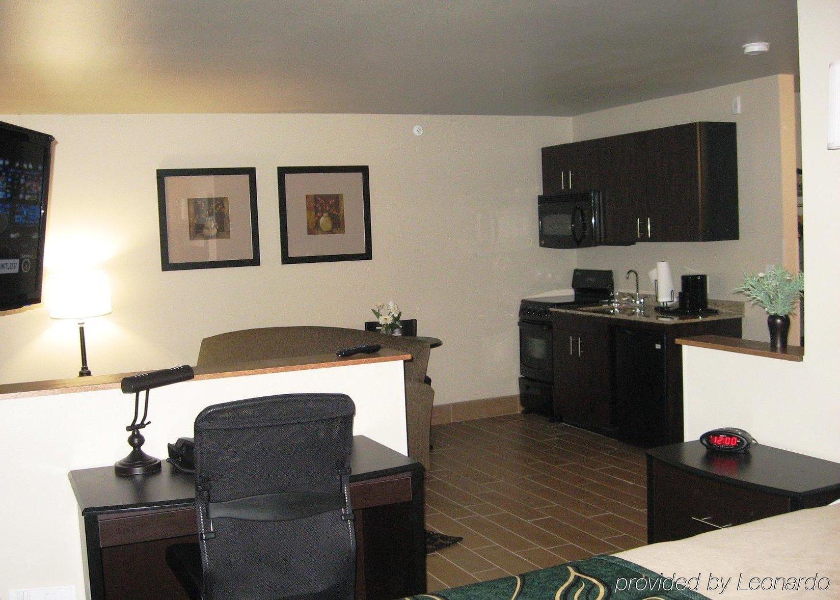 Baymont By Wyndham Glenwood Hotel Room photo