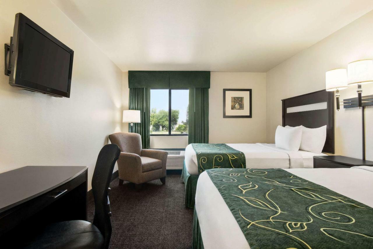 Baymont By Wyndham Glenwood Hotel Exterior photo